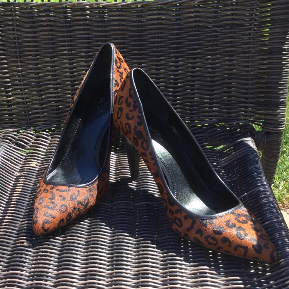 NEW Loft leather upper leopard heels!